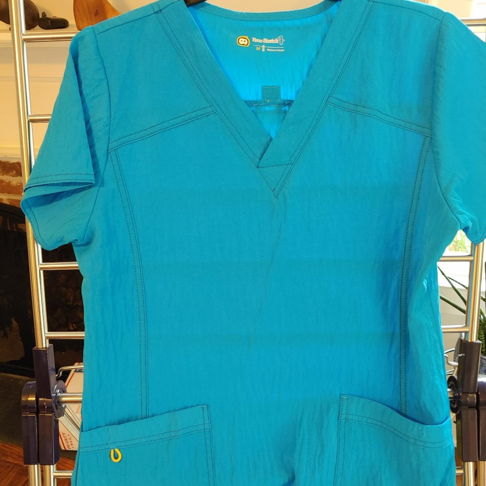 WonderWink "FourStretch" Scrub Top. Sz Medium